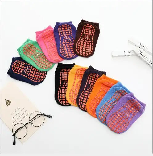 Pack 10 Paires Chaussettes Antidérapantes Enfant - Trampoline & Sol, Coton, 1-8 Ans, Été 2025