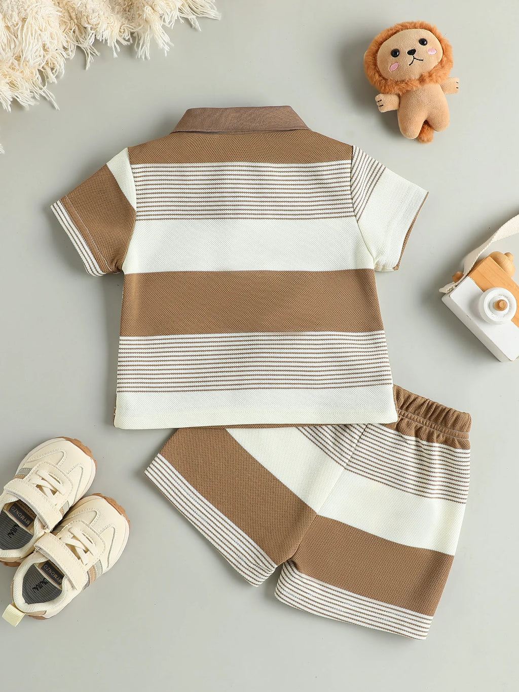 Ensemble bébé 2 pièces polo rayé et short coloris camel avec ourson brodé
